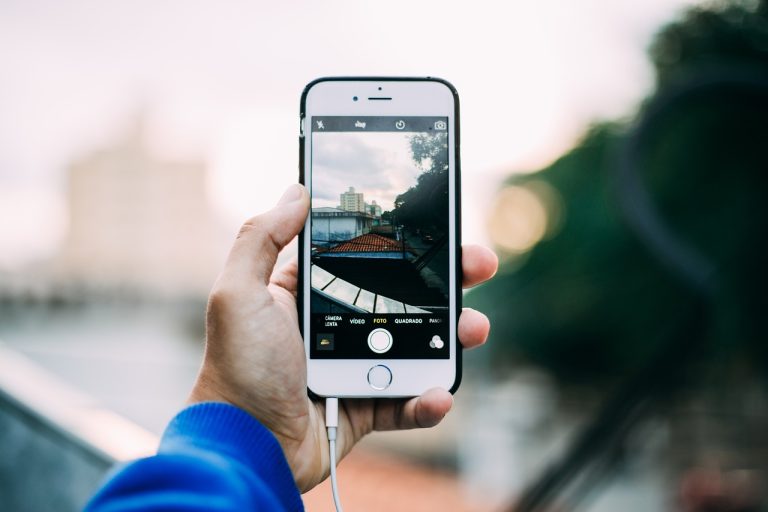 daca esti blocat pe whatsapp mai poti suna